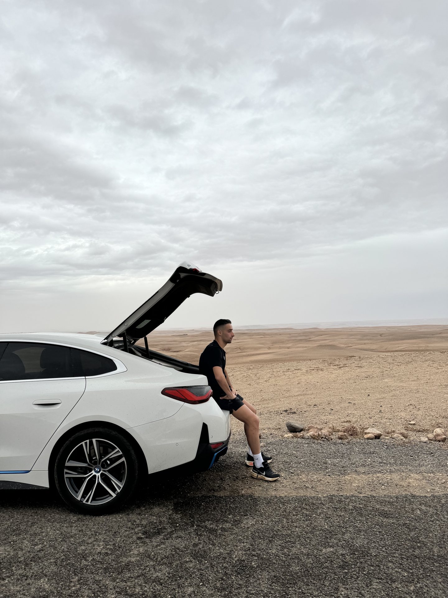 Badr Siwane lors d'un tournage BMW